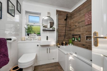 4 bedroom Detached house for sale in The Lawns, Walton, Peterborough, PE4