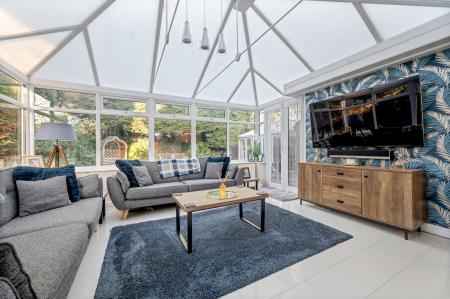 4 bedroom Detached house for sale in The Lawns, Walton, Peterborough, PE4