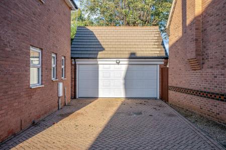 4 bedroom Detached house for sale in The Lawns, Walton, Peterborough, PE4