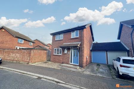 3 bedroom Detached house for sale in Uplands, Werrington, Peterborough, PE4