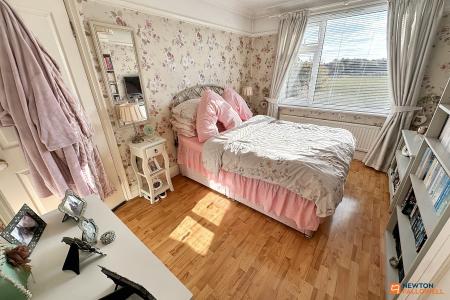 3 bedroom Semi-detached house for sale in Westbrook Park Road, Woodston, Peterborough, PE2