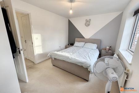 2 bedroom End of terrace house for sale in Western Avenue, Dogsthorpe, Peterborough, PE1
