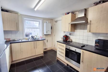 6 bedroom Terraced House for sale in Whitsed Street, Peterborough, PE1