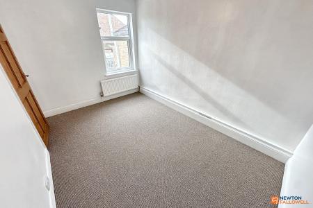 3 bedroom Terraced House to let in Queens Walk, Fletton, Peterborough, PE2
