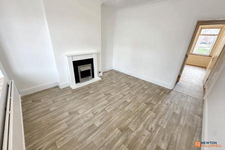 3 bedroom Terraced House to let in Queens Walk, Fletton, Peterborough, PE2