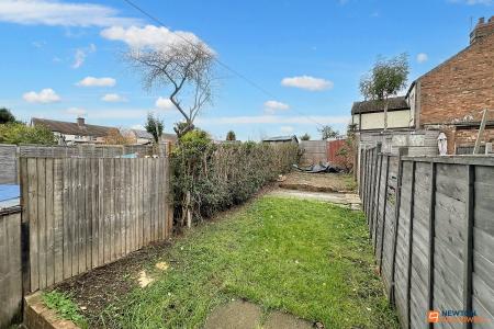 3 bedroom Terraced House to let in Queens Walk, Fletton, Peterborough, PE2