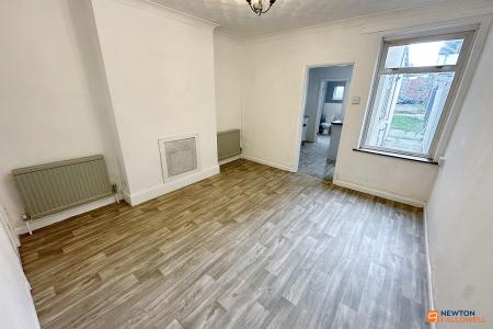 3 bedroom Terraced House to let in Queens Walk, Fletton, Peterborough, PE2