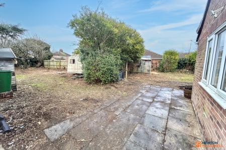 3 bedroom Semi-detached house for sale in Lindsey Close, Walton, Peterborough, PE4