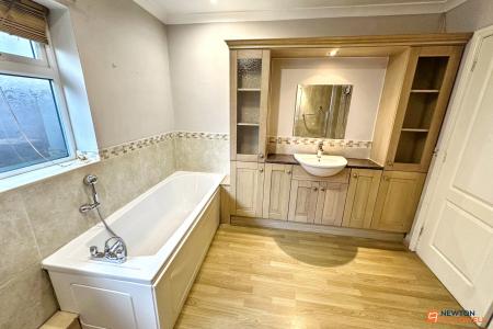 3 bedroom Detached bungalow for sale in Gunthorpe Road, Gunthorpe, Peterborough, PE4