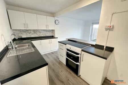 2 bedroom Semi-detached house for sale in Chiltern Rise, Gunthorpe, Peterborough, PE4