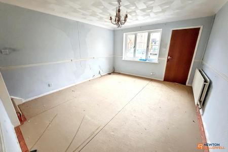 2 bedroom Semi-detached house for sale in Wycliffe Grove, Werrington, Peterborough, PE4