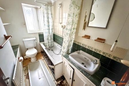 2 bedroom Semi-detached house for sale in Wycliffe Grove, Werrington, Peterborough, PE4