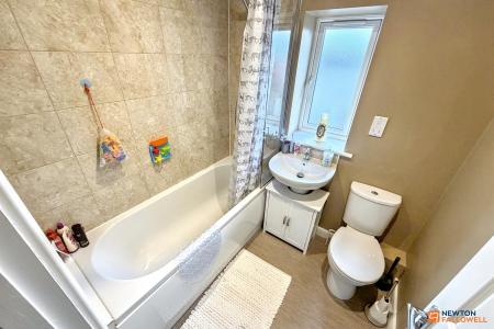 4 bedroom Semi-detached house for sale in Southfields Drive, Stanground, Peterborough, PE2