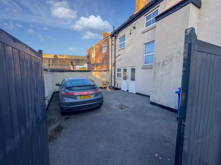 5 bedroom Block of Apartments for sale in 1 South Parade, Thorne, DN8