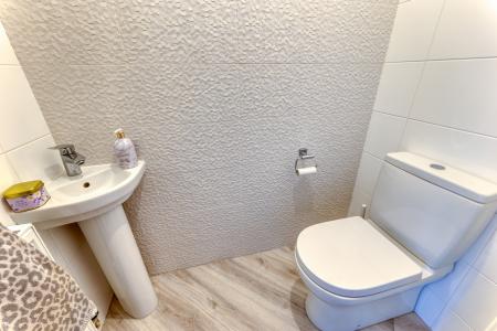 4 bedroom Detached house for sale in Harlequin Drive, Worksop, S81