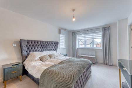 4 bedroom Detached house for sale in Harlequin Drive, Worksop, S81