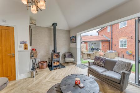 4 bedroom Detached house for sale in Harlequin Drive, Worksop, S81