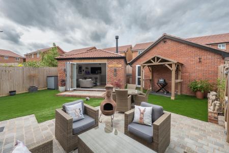 4 bedroom Detached house for sale in Harlequin Drive, Worksop, S81