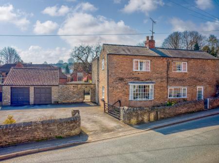 High Street, Whitwell, S80