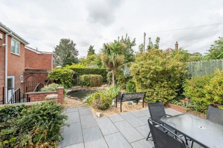 4 bedroom Detached house for sale in Holmefield Close, Worksop, S81