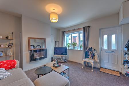 2 bedroom Terraced House for sale in King Street, Hodthorpe, S80