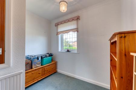 3 bedroom Semi-detached house for sale in Littondale, Worksop, S81