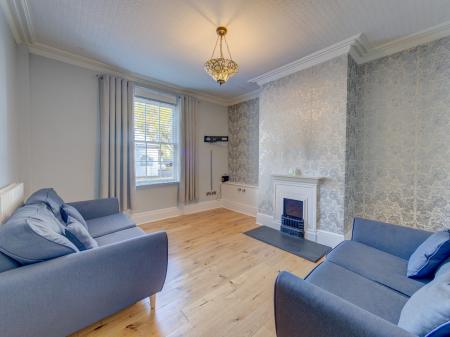 3 bedroom Terraced House for sale in Park Street, Worksop, S80