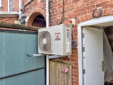 3 bedroom Terraced House for sale in Park Street, Worksop, S80