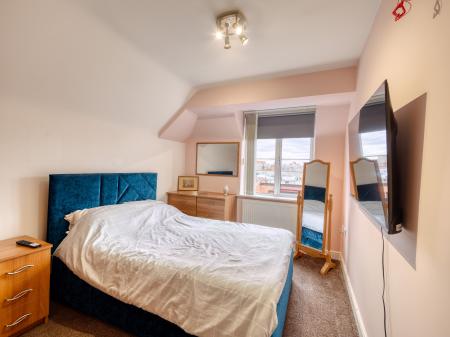 2 bedroom Flat for sale in Royal Court, Worksop, S80