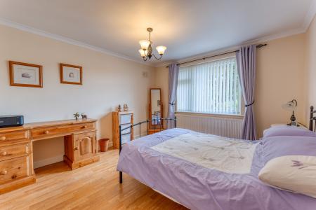 3 bedroom Detached bungalow for sale in Shireoaks Common, Worksop, S81