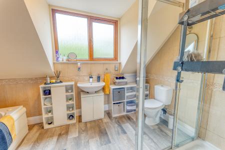 4 bedroom Detached house for sale in Sparken Hill, Worksop, S80