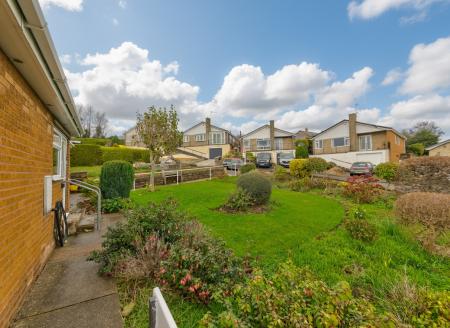 3 bedroom Detached house for sale in The Greenway, Whitwell, S80