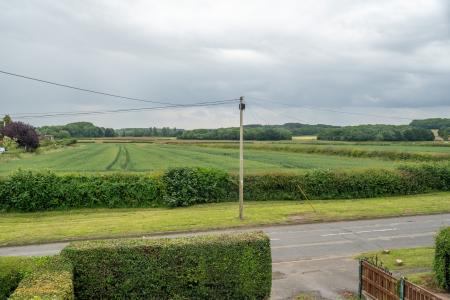 3 bedroom Semi-detached house for sale in Tinkers Hill, Carlton in Lindrick, S81