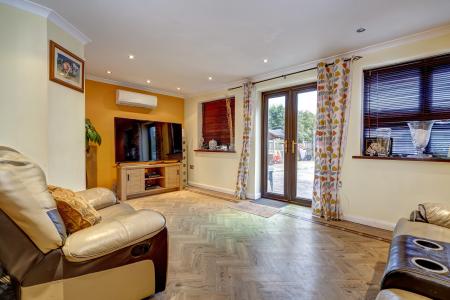 3 bedroom Semi-detached house for sale in Tinkers Hill, Carlton in Lindrick, S81