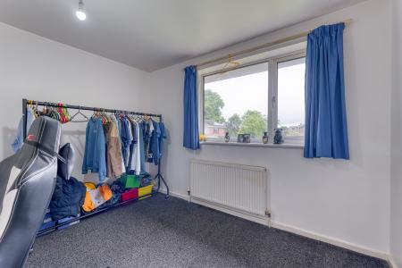 5 bedroom Semi-detached house for sale in Warwick Avenue, Carlton in Lindrick, S81