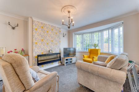 3 bedroom Semi-detached house for sale in Carlton Road, Worksop, S81