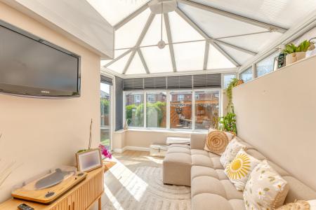 3 bedroom Semi-detached house for sale in Carlton Road, Worksop, S81