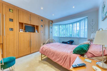 3 bedroom Semi-detached house for sale in Carlton Road, Worksop, S81