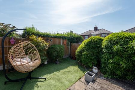 3 bedroom Semi-detached house for sale in Carlton Road, Worksop, S81