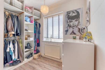 3 bedroom Semi-detached house for sale in Carlton Road, Worksop, S81