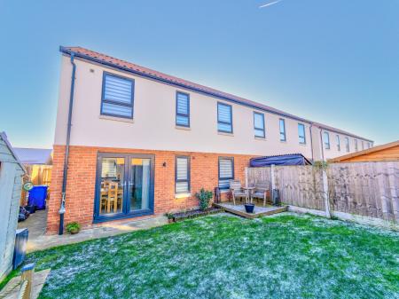 2 bedroom Semi-detached house for sale in Taiga Place, Rhodesia, Worksop, S80