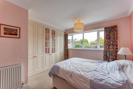 4 bedroom Detached bungalow for sale in Pine Tree Close, Worksop, S80