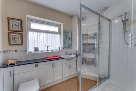 4 bedroom Detached bungalow for sale in Pine Tree Close, Worksop, S80