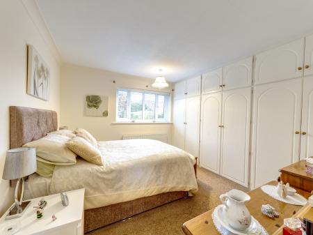 2 bedroom Detached bungalow for sale in Ambleside Grange, Worksop, S81