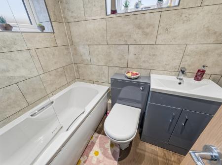 3 bedroom Terraced House for sale in Skinner Street, Creswell, S80