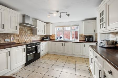 4 bedroom Detached house for sale in Station Road, Firsby, PE23