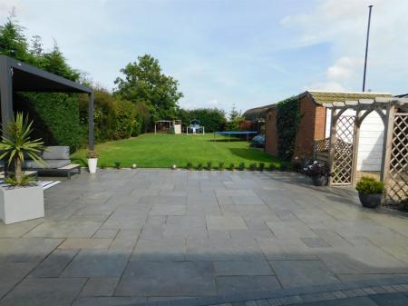 4 bedroom Detached house for sale in Station Road, Firsby, PE23