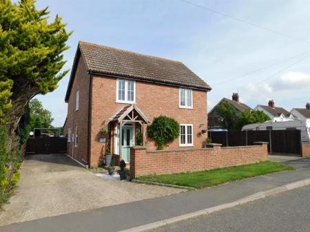 4 bedroom Detached house for sale in Station Road, Firsby, PE23