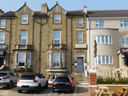 South Parade, Skegness, PE25