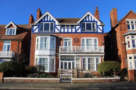 South Parade, Skegness, PE25